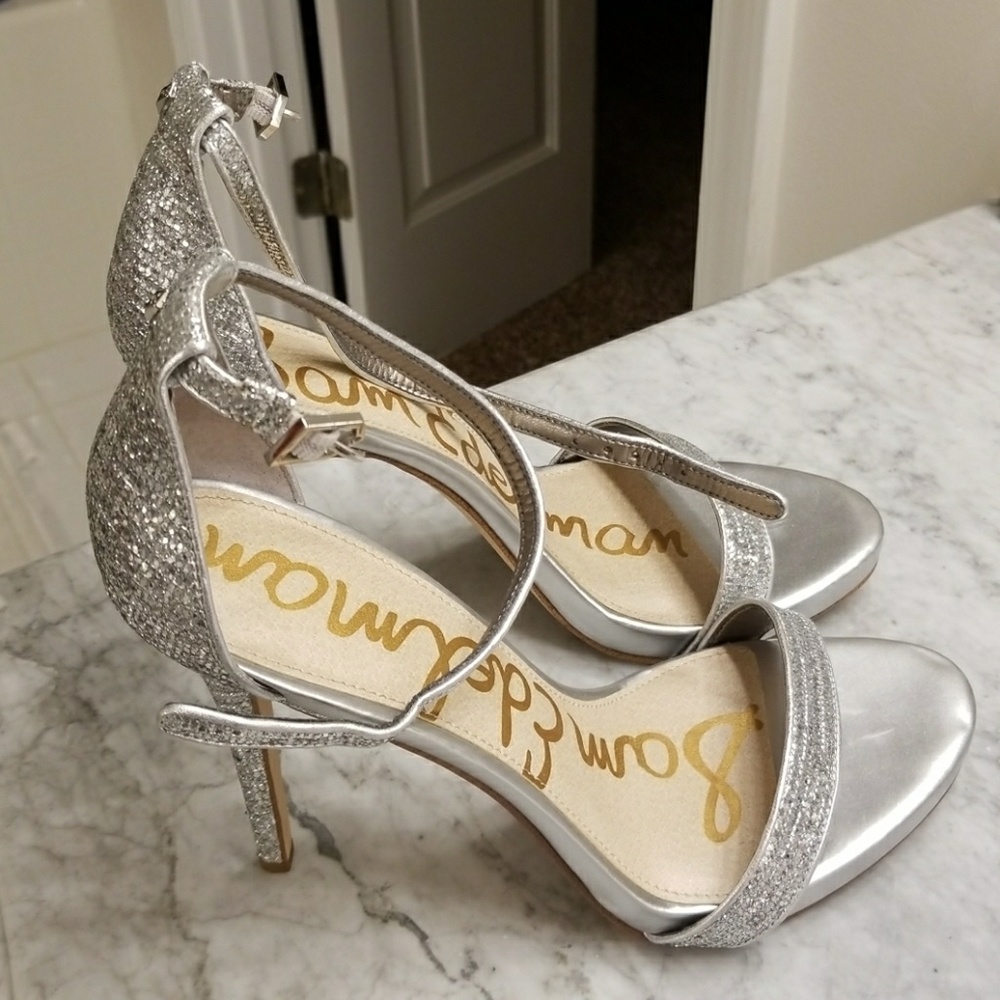 Shoes - Picture 4 of 4